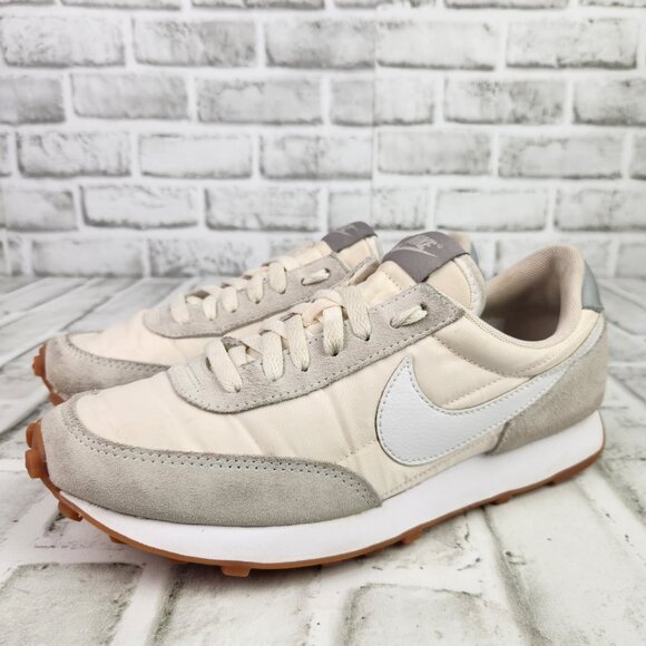 Nike Daybreak Summit Women's Sz 7.5 Ivory White Gum Bottom Running Sneaker Shoes - Picture 3 of 10